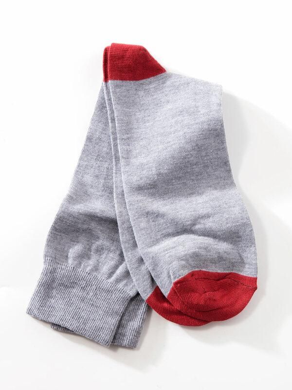 Z3 Grey/ Red Solid Socks