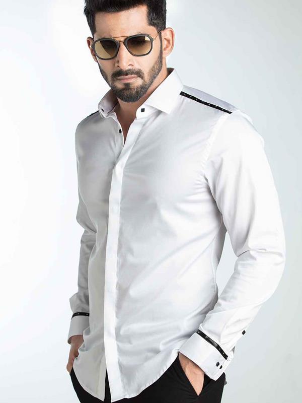 Swanky White Solid Full sleeve single cuff Slim Fit  Blended Shirt